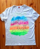 Tricou pictat manual JUST BREATHE